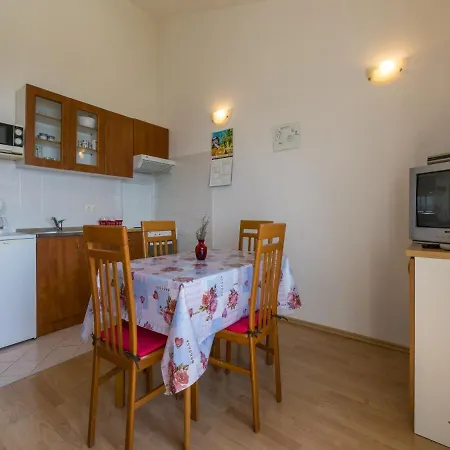 Maro Apartamento Dramalj